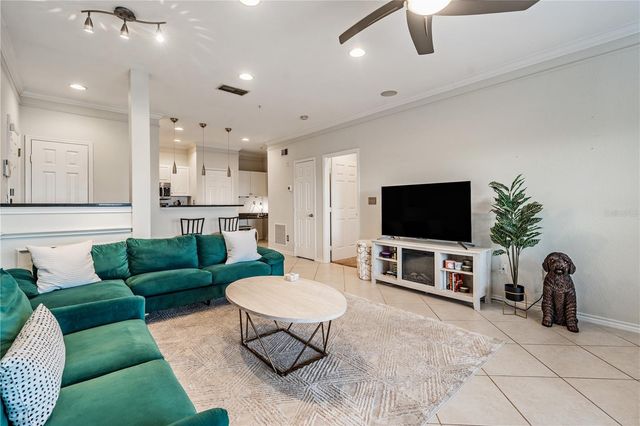 4307 BAYSIDE VILLAGE DRIVE 201, Tampa, FL 33615