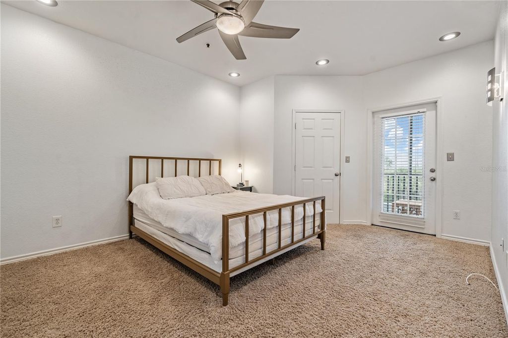 Image 14 of property listing at 4307 BAYSIDE VILLAGE DRIVE 201, Tampa, FL 33615