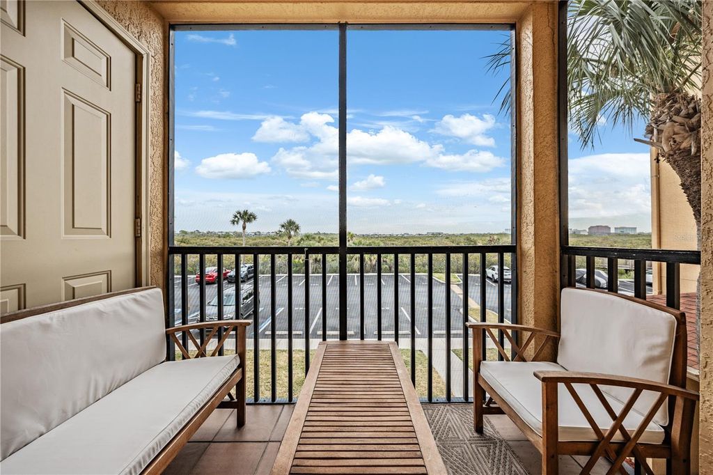 Image 17 of property listing at 4307 BAYSIDE VILLAGE DRIVE 201, Tampa, FL 33615