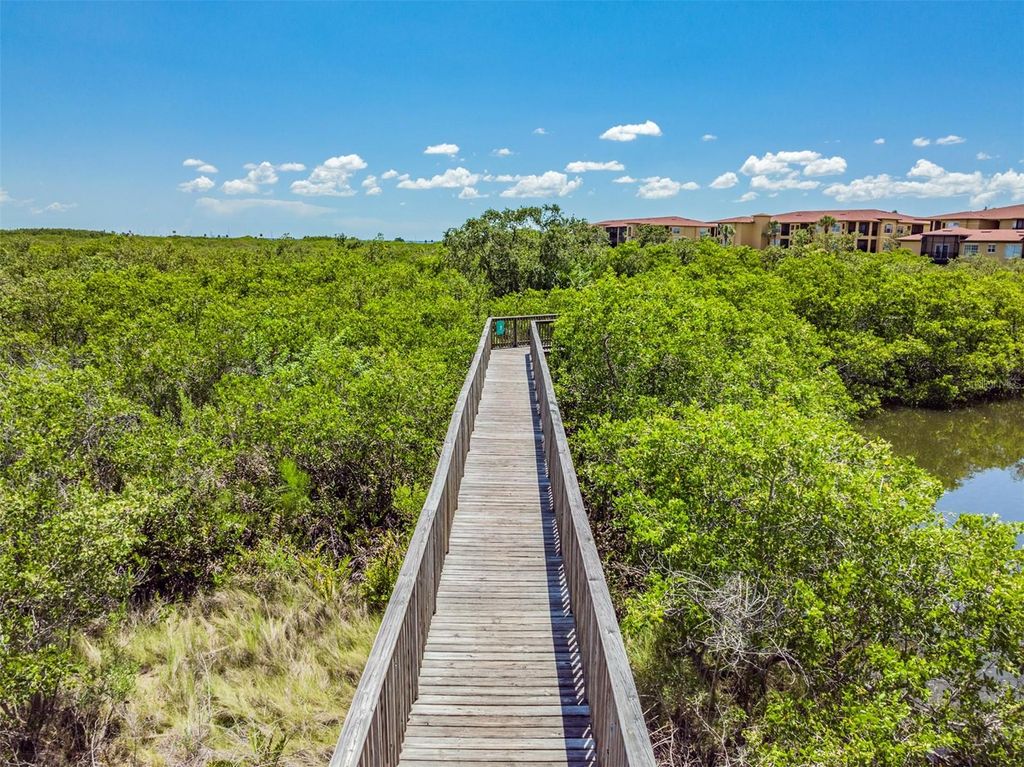 Image 23 of property listing at 4307 BAYSIDE VILLAGE DRIVE 201, Tampa, FL 33615