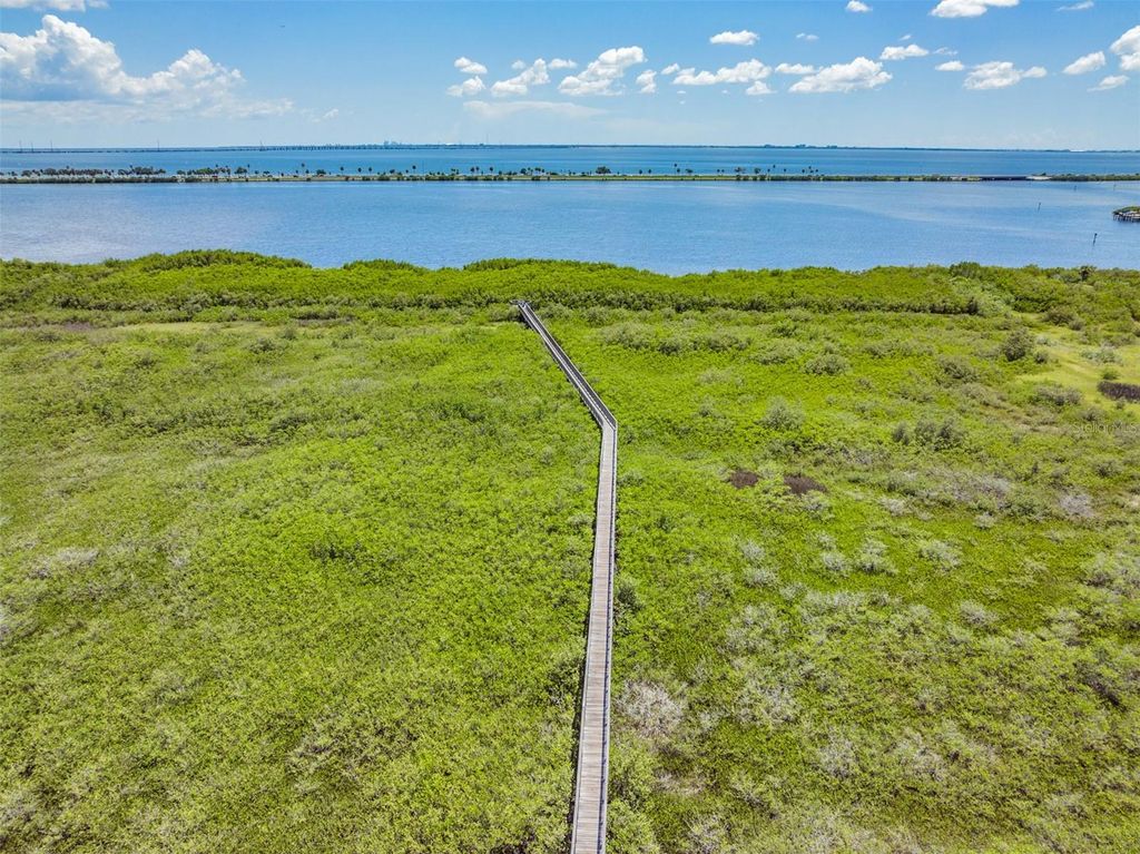 Image 24 of property listing at 4307 BAYSIDE VILLAGE DRIVE 201, Tampa, FL 33615