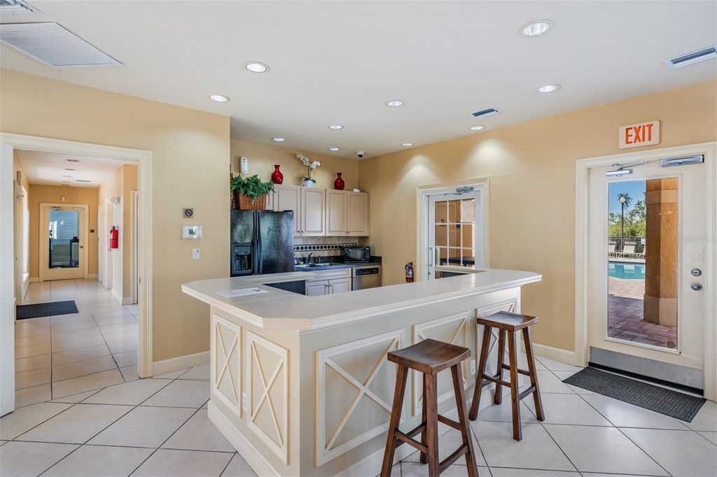 Image 29 of property listing at 4307 BAYSIDE VILLAGE DRIVE 201, Tampa, FL 33615