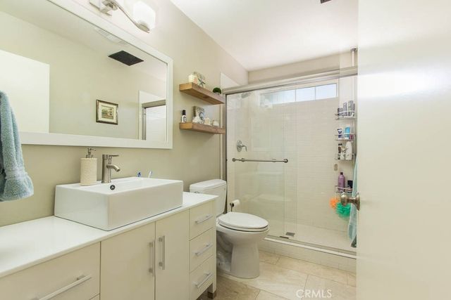16907 Marlin Place, Lake Balboa, CA 91406