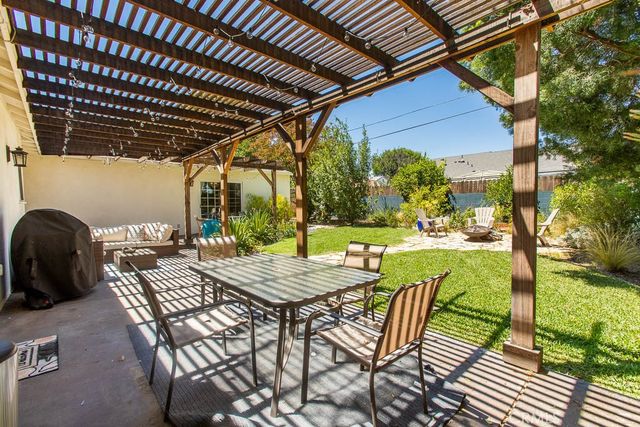 16907 Marlin Place, Lake Balboa, CA 91406