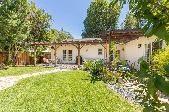 16907 Marlin Place, Lake Balboa, CA 91406