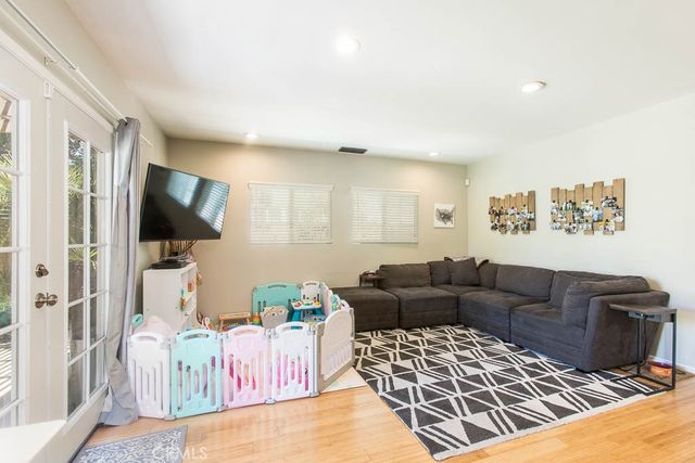 16907 Marlin Place, Lake Balboa, CA 91406