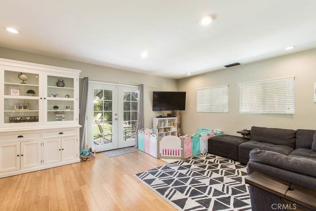 16907 Marlin Place, Lake Balboa, CA 91406