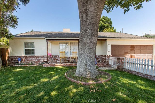 16907 Marlin Place, Lake Balboa, CA 91406