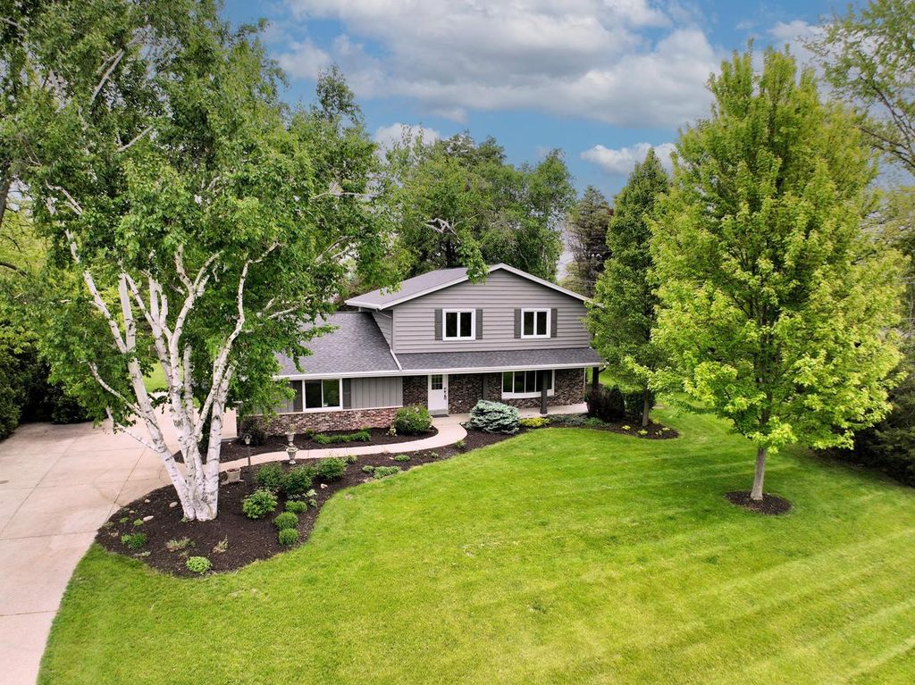 15710 Kata DRIVE, Elm Grove, WI 53122
