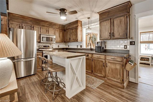 5218 Old Lexington Road, Asheboro, NC 27205