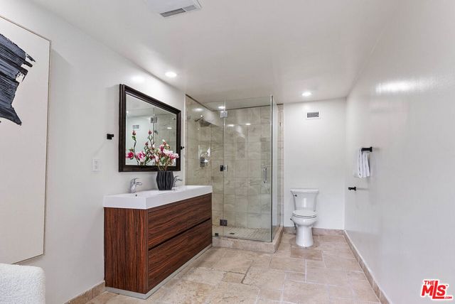 11346 Thurston Place, Los Angeles, CA 90049