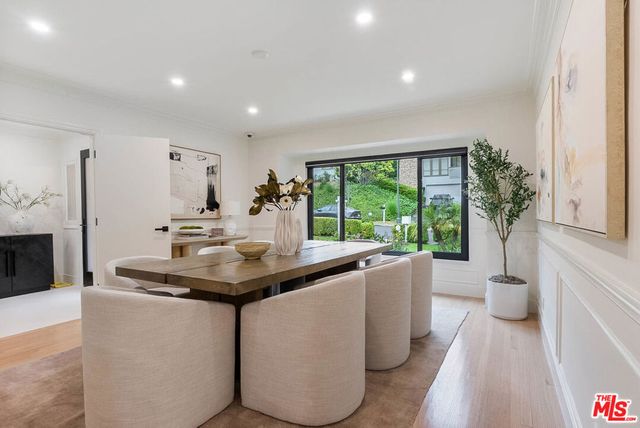 11346 Thurston Place, Los Angeles, CA 90049