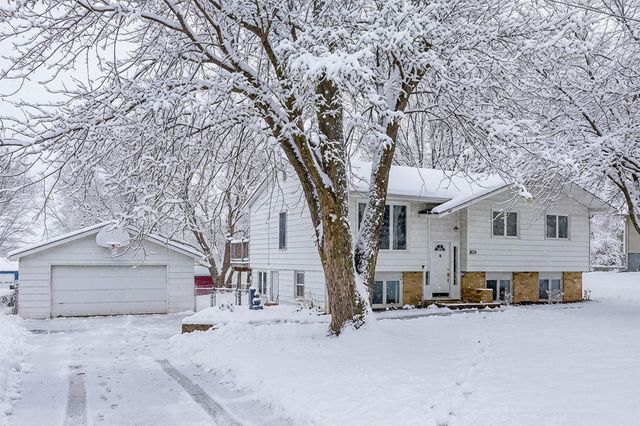 820 Dallas Street, De Soto, IA 50069