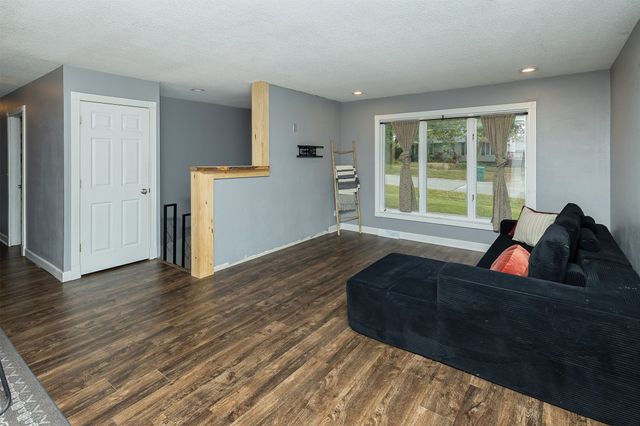 820 Dallas Street, De Soto, IA 50069