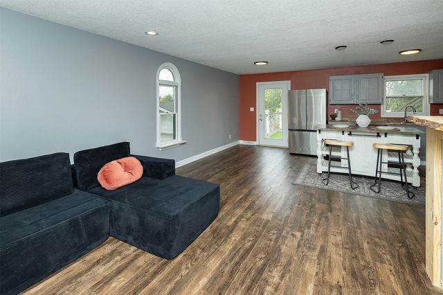 820 Dallas Street, De Soto, IA 50069