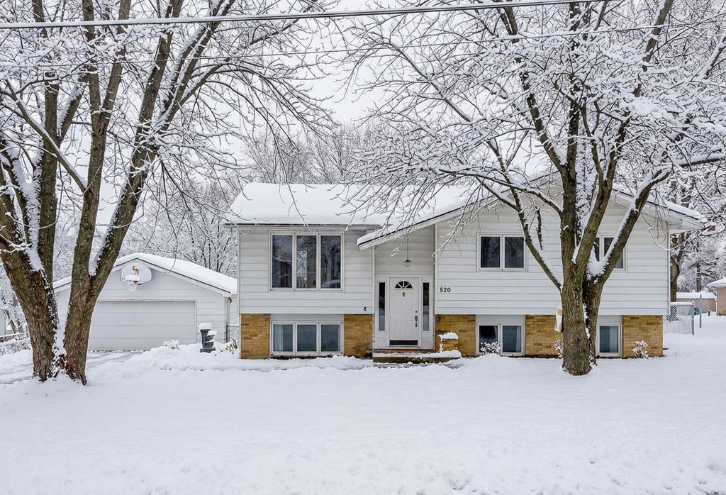 820 Dallas Street, De Soto, IA 50069