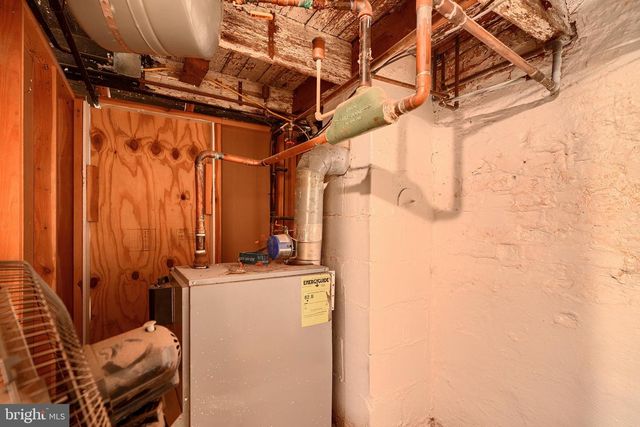 212 E BARNEY ST, Baltimore, MD 21230