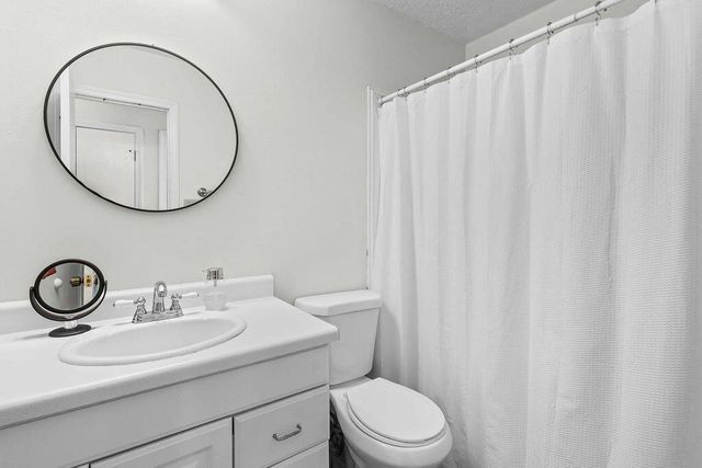 1576 LAKEWOOD DR, Columbia, MO 65202