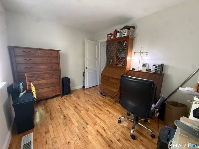 8 Signal Hill Road, Brookfield, CT 06804