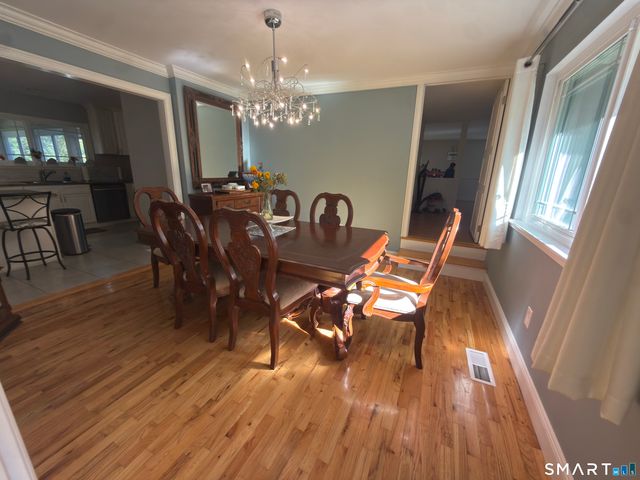 8 Signal Hill Road, Brookfield, CT 06804