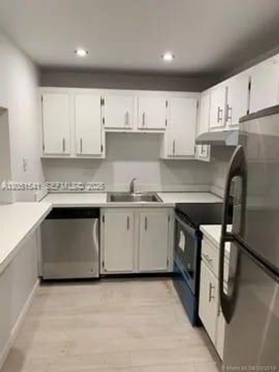 4168 Inverrary Drive 305, Lauderhill, FL 33319