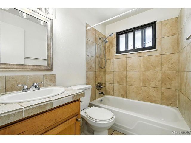 3207 Carson St, Aurora, CO 80011