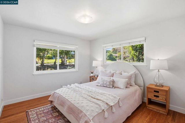 260 Corliss Dr, Moraga, CA 94556