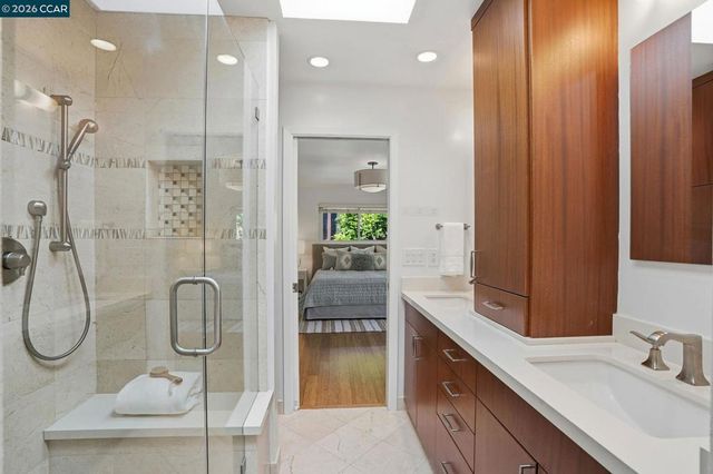 260 Corliss Dr, Moraga, CA 94556