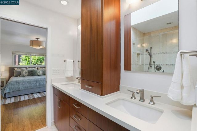 260 Corliss Dr, Moraga, CA 94556