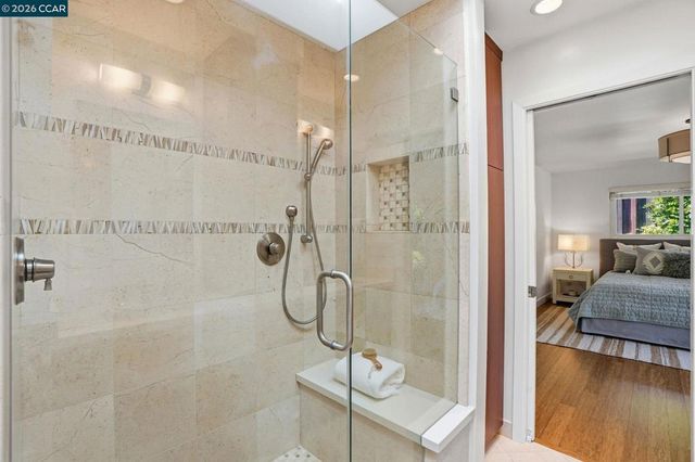 260 Corliss Dr, Moraga, CA 94556