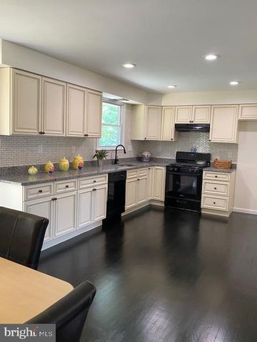 327 W VIRGINIA RD, Browns Mills, NJ 08015