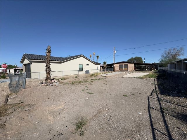 1934 Hualapai Drive, Bullhead City, AZ 86442