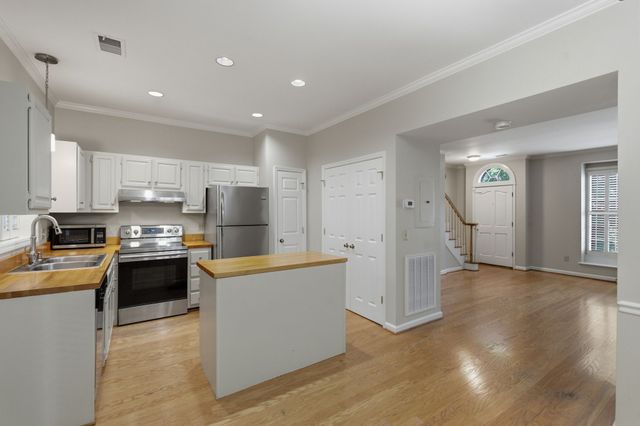 2012 Stokes Ln, Nashville, TN 37215