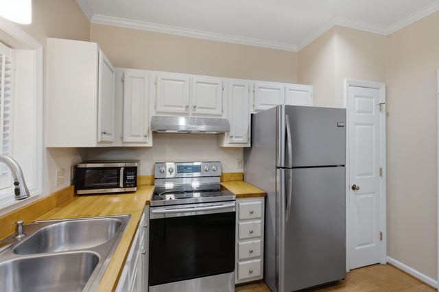 2012 Stokes Ln, Nashville, TN 37215
