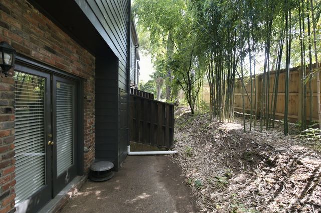2012 Stokes Ln, Nashville, TN 37215
