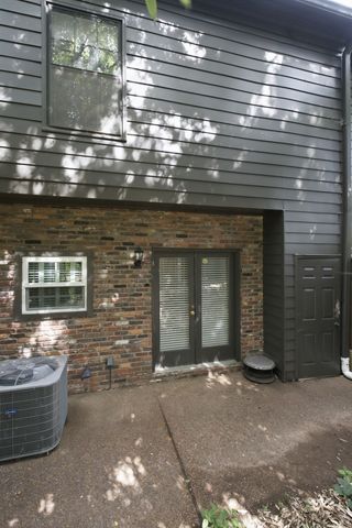 2012 Stokes Ln, Nashville, TN 37215