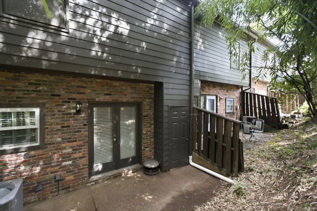 2012 Stokes Ln, Nashville, TN 37215