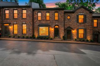 2012 Stokes Ln, Nashville, TN 37215