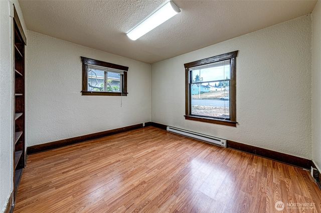 219 E 8th Street, Port Angeles, WA 98362
