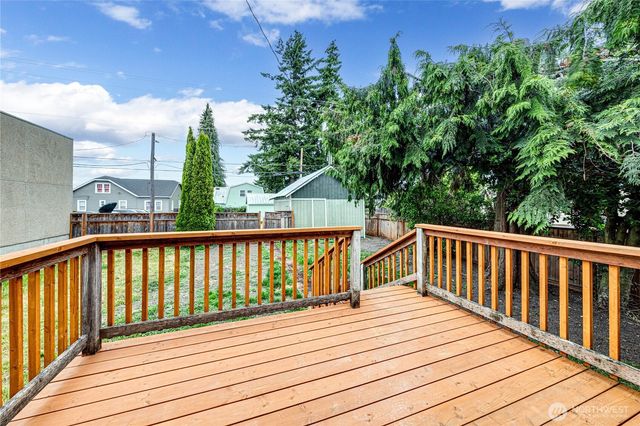 219 E 8th Street, Port Angeles, WA 98362