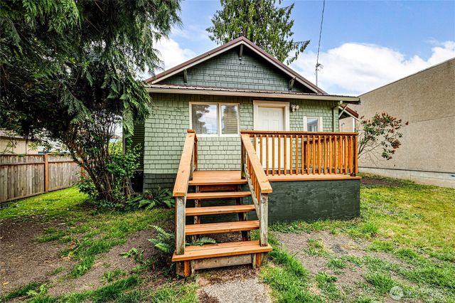219 E 8th Street, Port Angeles, WA 98362