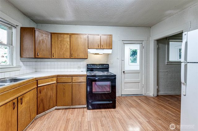 219 E 8th Street, Port Angeles, WA 98362