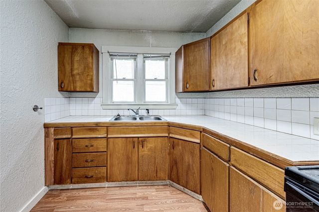 219 E 8th Street, Port Angeles, WA 98362