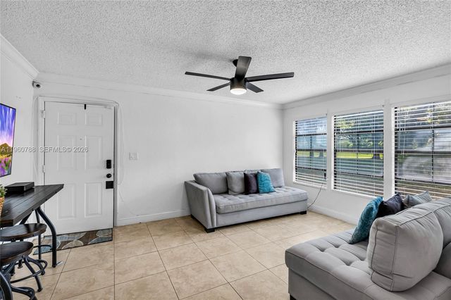 15680 SW 106th Ln 815, Miami, FL 33196