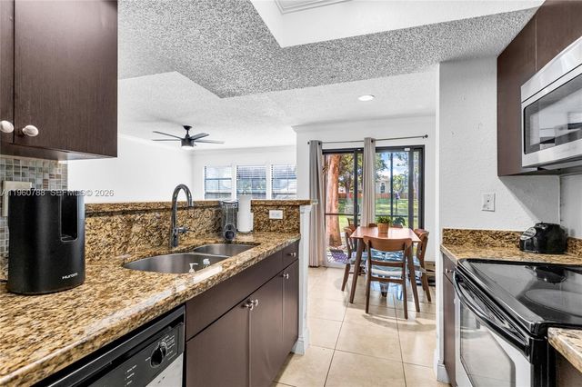 15680 SW 106th Ln 815, Miami, FL 33196