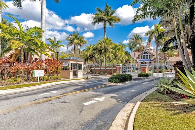 15680 SW 106th Ln 815, Miami, FL 33196