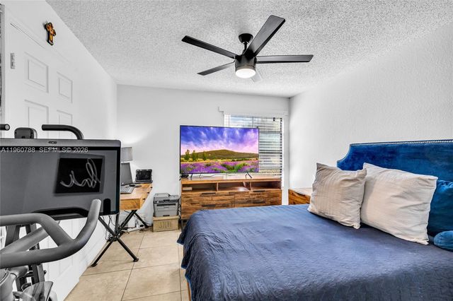 15680 SW 106th Ln 815, Miami, FL 33196