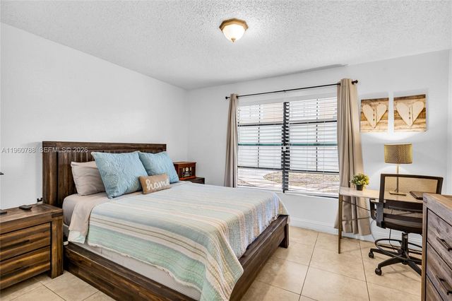 15680 SW 106th Ln 815, Miami, FL 33196