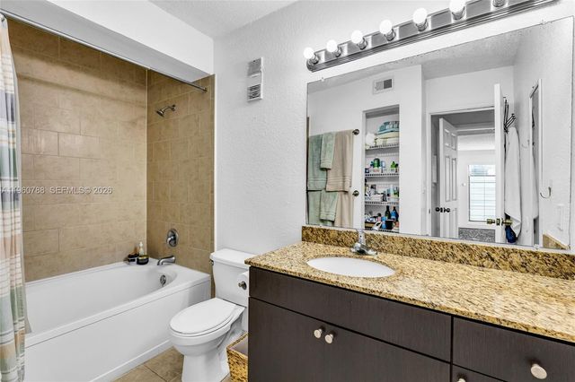 15680 SW 106th Ln 815, Miami, FL 33196