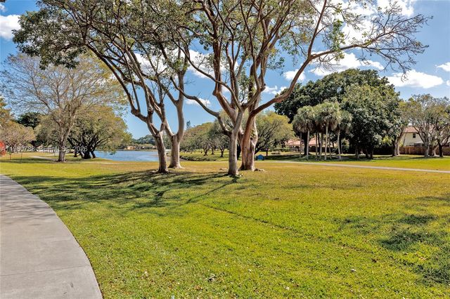 15680 SW 106th Ln 815, Miami, FL 33196